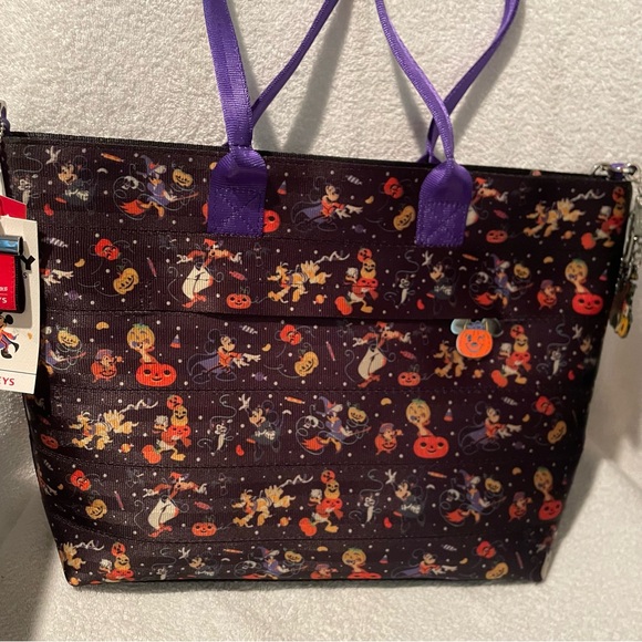 NWT Disney Harvey's Halloween Mickey & Friends Streamline Zip Tote